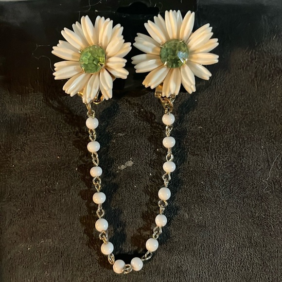 Vintage daisy collar clips - Picture 1 of 5